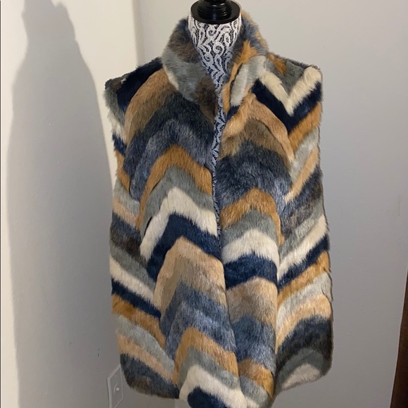Umgee Sweaters - umgee faux fur multi color sleeveless cardigan